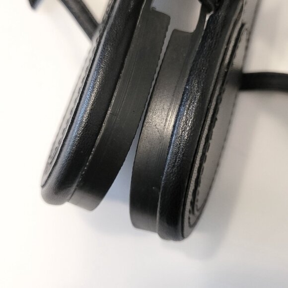 Chanel Interlocking CC Pearl Star Leather Thong Sandals Size 40 - Picture 12 of 13